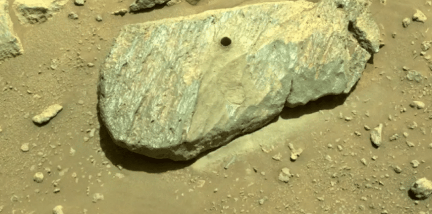 Ιστορικό επίτευγμα: Η NASA πήρε το πρώτο πέτρωμα από τον Αρη