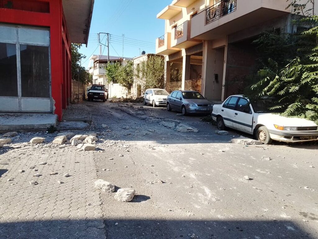 Ισχυρός σεισμός στο Ηράκλειο Κρήτης - Ένας νεκρός στο Αρκαλοχώρι - ΦΩΤΟ - ΒΙΝΤΕΟ - ΝΕΟΤΕΡΑ