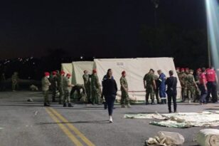 Σεισμός - Κρήτη: Σε σκηνές και αυτοκίνητα διανυκτέρευσαν κάτοικοι στο Αρκαλοχώρι - ΦΩΤΟ - ΒΙΝΤΕΟ