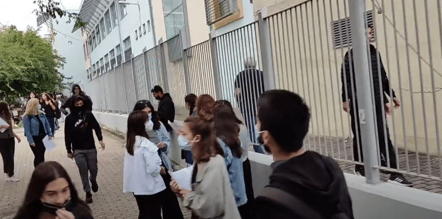 Θεσσαλονίκη: Νέα επεισόδια έξω από το σχολείο στη Σταυρούπολη - ΒΙΝΤΕΟ