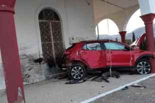 28χρονος «καρφώθηκε» με το αυτοκίνητό του σε εκκλησία
