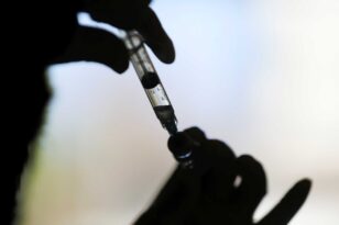 Κορονοϊός - Τέταρτη δόση εμβολίου: Ανοίγει η πλατφόρμα για τους ανοσοκατεσταλμένους