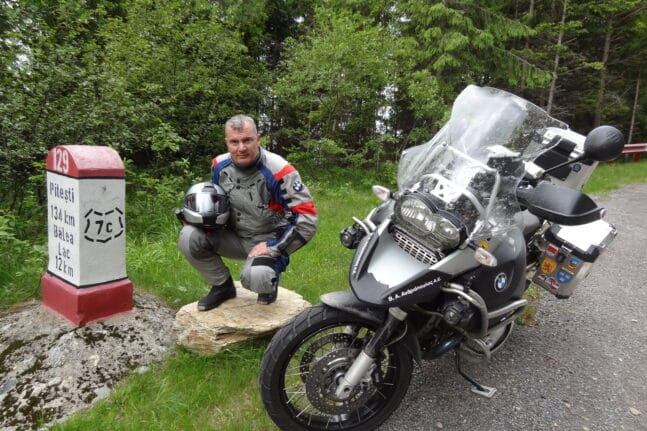 Ο Πατρινός Θανάσης Βαβαρούτας ταξίδεψε 7.700 χιλιόμετρα στην Ευρώπη, με μόνη παρέα τη μηχανή του - ΦΩΤΟ ΒΙΝΤΕΟ