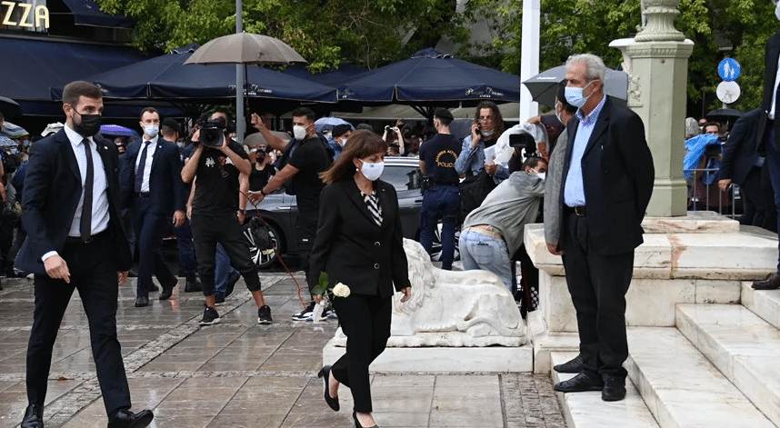 Η Ελλάδα αποχαιρετά τον Μίκη Θεοδωράκη