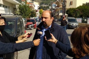 Στη Σάμο ο Τριαντόπουλος: Η πλατφόρμα arogi.gov.gr θα ανοίξει και για τους σεισμόπληκτους κατοίκους του νησιού