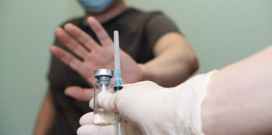 Πάτρα - Αρνητής γιατρός που επιτέθηκε στην Άννα Μαστοράκου: «Τα εμβόλια κάνουν τους ανθρώπους ζόμπι» ΒΙΝΤΕΟ