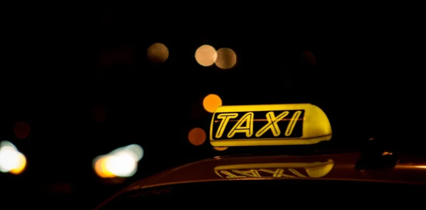 Θεσσαλονίκη: Λήστεψαν ταξιτζή στο τέλος της κούρσας - Στο νοσοκομείο ο οδηγός