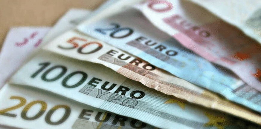ΟΑΕΔ: Ποιοι δικαιούνται το voucher των 1000 ευρώ