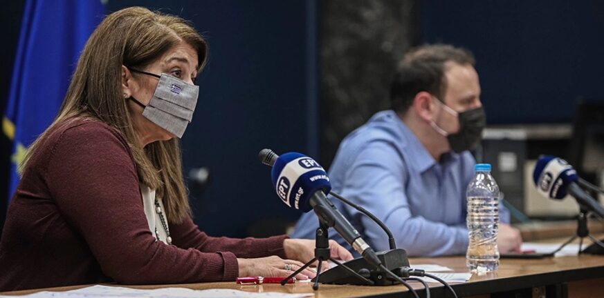Κορονοϊός: Με μάσκα οι παρελάσεις - Αύξηση 28% του επιδημιολογικού φορτίου