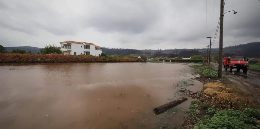Καιρός: Εικόνες καταστροφής από την κακοκαιρία «Αθηνά» - στη λάσπη η καμμένη Εύβοια (Βίντεο)