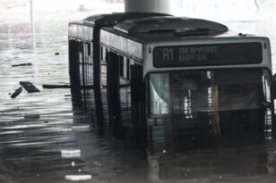 «Μπάλλος»: «Βυθίστηκε» λεωφορείο με επιβάτες στην παλιά Ποσειδώνος!