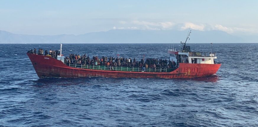 Σικελία: Στο λιμάνι του Τράπανι πλοίο με 800 διασωθέντες μετανάστες - Ανάμεσά τους 200 παιδιά
