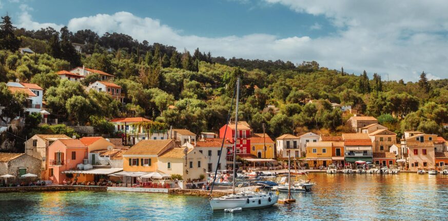 Δέκα λόγοι να κάνεις διακοπές στην Ελλάδα το φθινόπωρο - Αφιέρωμα του γερμανικού περιοδικού «Geo Saison»