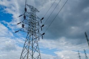 Ηλεκτρικό ρεύμα: Μείωση κατά 22% στην τιμή σήμερα, αλλά παραμένει σε υψηλά επίπεδα