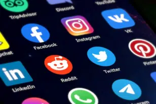 Γιατί Facebook, Instagram και WhatsApp έριξαν «μαύρο» για 6 ώρες -Η συγγνώμη του Ζούκερμπεργκ
