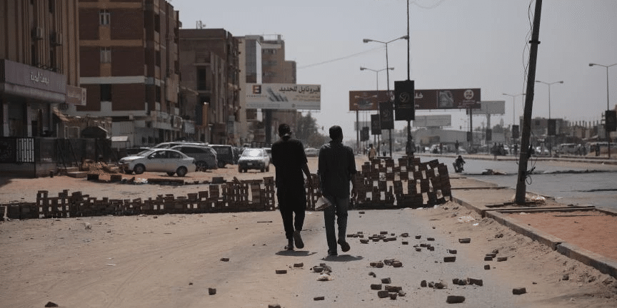 Πραξικόπημα στο Σουδάν: Μπλακάουτ στις τηλεπικοινωνίες ενόψει των μαζικών διαδηλώσεων