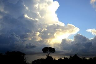 Με συννεφιά αναμένεται η Δευτέρα - Αναλυτικά η πρόγνωση του καιρού