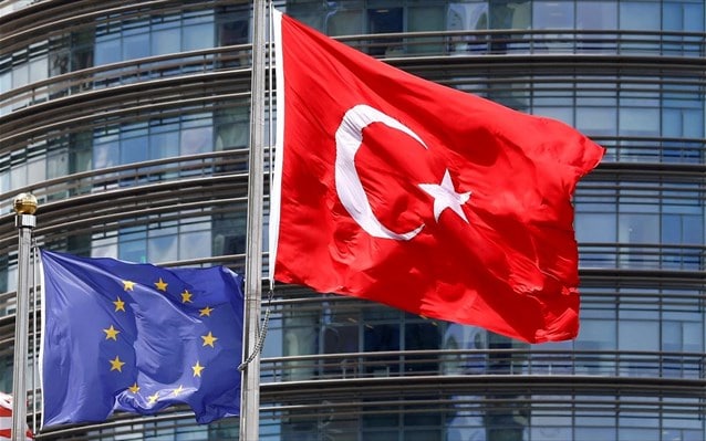 Κoμισιόν προς Τουρκία: Να αποφύγει απειλές και ενέργειες που βλάπτουν τις σχέσεις καλής γειτονίας