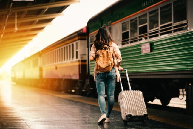 Κομισιόν: Δωρεάν κάρτες μετακινήσεων σε 60.000 νέους για ταξίδια με τρένα, λεωφορεία και πλοία