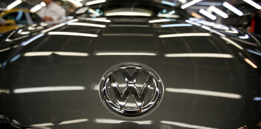 Σοκ στη Volkswagen, εξετάζει την περικοπή 30.000 θέσεων εργασίας!