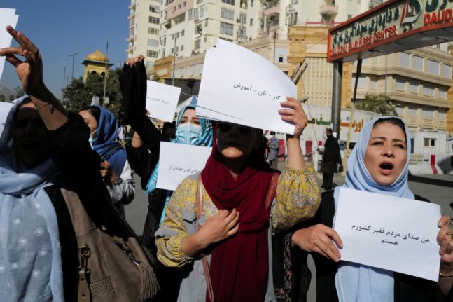 Στο Αφγανιστάν Ταλιμπάν διέλυσαν διαδήλωση γυναικών για την κατάσταση στη χώρα