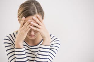 Η κατάθλιψη λόγω κορονοϊού «τσάκισε» κυρίως γυναίκες και νέους