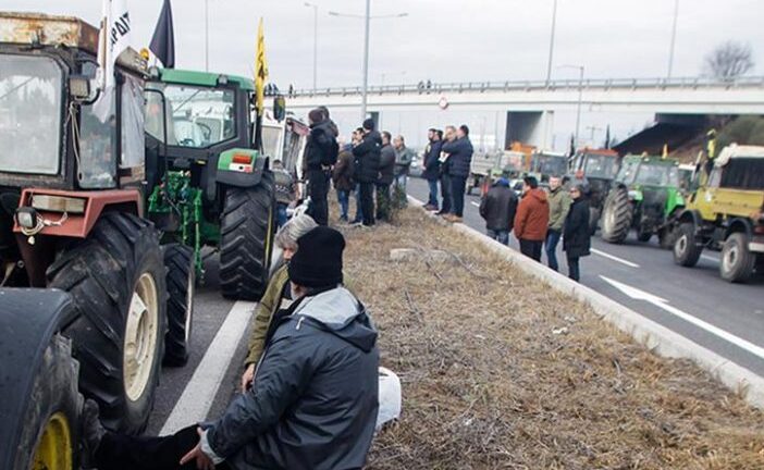Στους δρόμους οι αγρότες την Τρίτη - Κλείνουν τον κόμβο «Μεγανίτη»