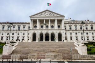 Πορτογαλία: Το κοινοβούλιο απέρριψε το σχέδιο του προϋπολογισμού- Κίνδυνος για πρόωρες εκλογές