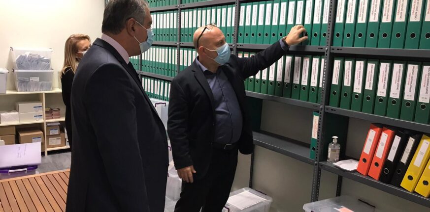 Στο Ινστιτούτο Κυτταρικών Θεραπειών «Δημήτρης Λόης» ο Γιάννης Καρβέλης ΦΩΤΟ Στο Ινστιτούτο Κυτταρικών Θεραπειών «Δημήτρης Λόης» ο Γιάννης Καρβέλης ΦΩΤΟ