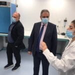 Στο Ινστιτούτο Κυτταρικών Θεραπειών «Δημήτρης Λόης» ο Γιάννης Καρβέλης ΦΩΤΟ