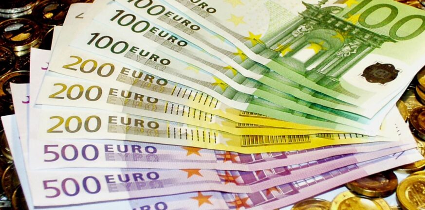ΣΔΟΕ: Καθηγητής Πανεπιστημίου «βούτηξε» 15 εκ. ευρώ, λογιστής τζόγαρε 16 εκ. ευρώ σε καζίνο!