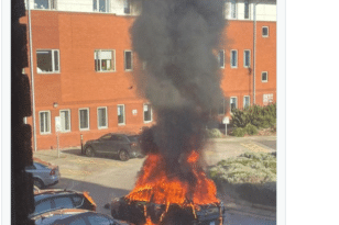 Λίβερπουλ - Φωτιά σε ΙΧ έξω από Νοσοκομείο και...συναγερμός