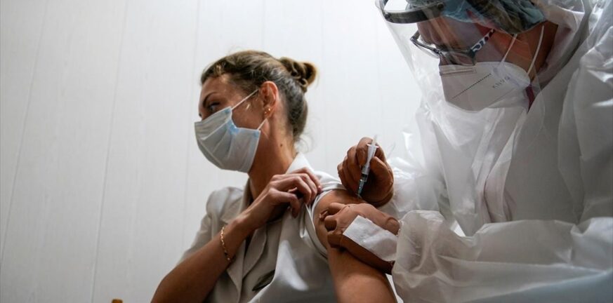 Βασιλακόπουλος: Τρίτη δόση εμβολίου στους 4 μήνες, τα χειρότερα είναι μπροστά μας