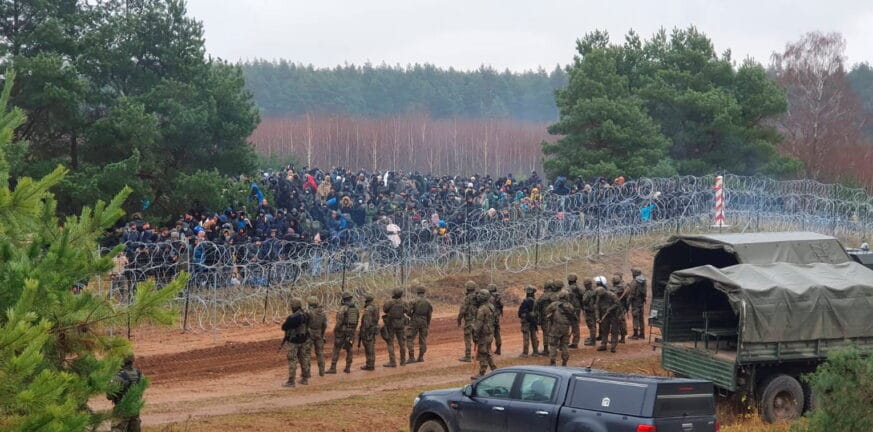 Σύνορα Πολωνίας - Λευκορωσίας: 200 μετανάστες προσπάθησαν να κόψουν τον φράκτη και να μπουν στην Πολωνία