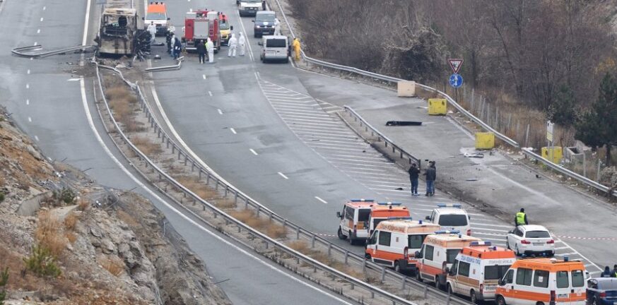 Βουλγαρία: «O οδηγός σκοτώθηκε ακαριαία και δεν υπήρχε κάποιος να ανοίξει τις πόρτες»