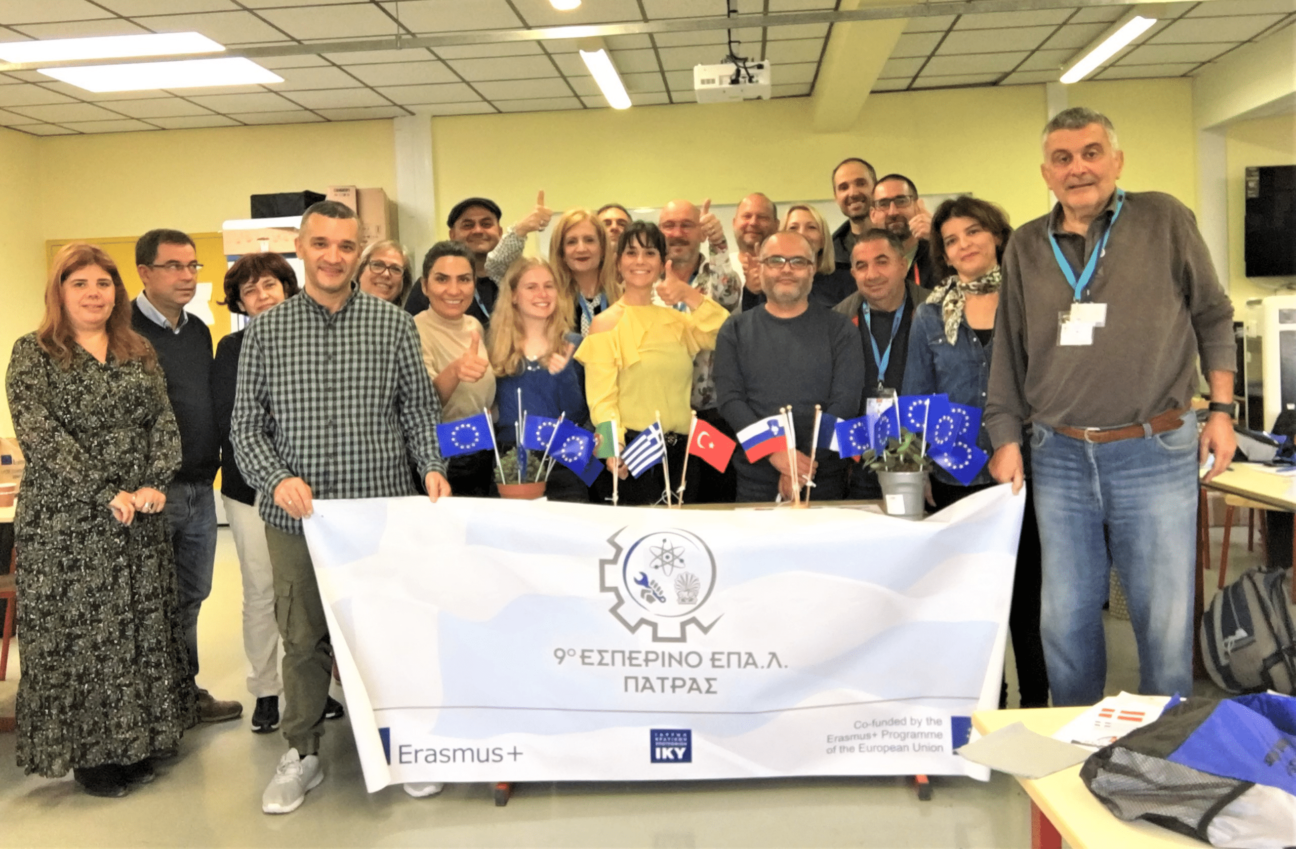 Πάτρα: Καθηγητές από τo 9o ΕΠΑΛ στη Γαλλία για εκπαίδευση - ΦΩΤΟ