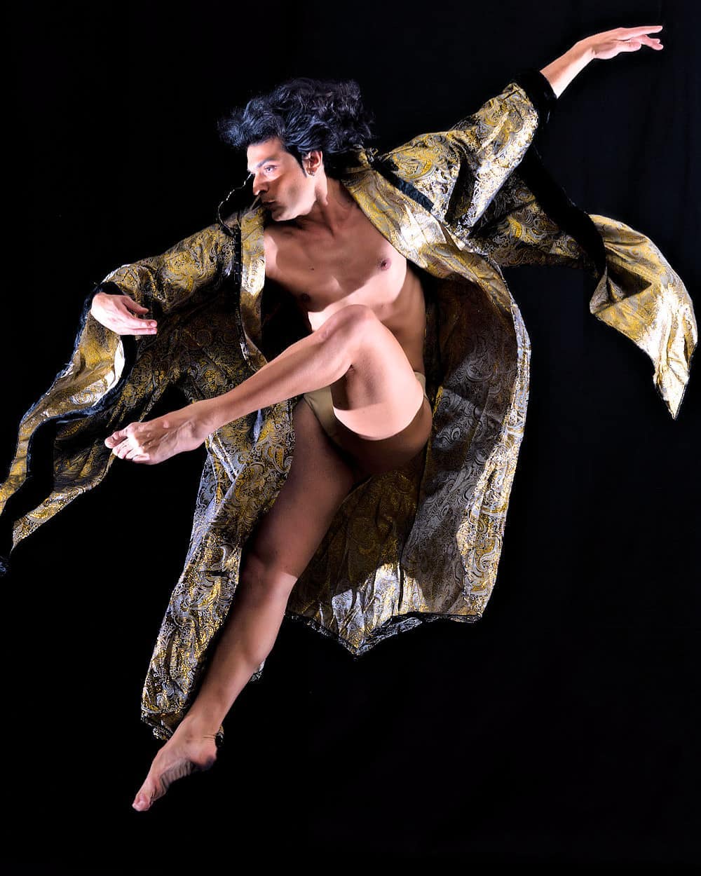 «Μόνιμος κάτοικος» Πατρών ο ταλαντούχος χορευτής Errik Nour για τον Καρυοθραύστη