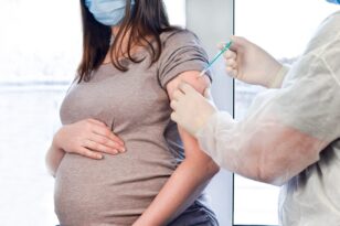 Τριπλάσια η πιθανότητα θανάτου και 20πλάσια να μπουν σε ΜΕΘ οι έγκυες λόγω κορονοϊού