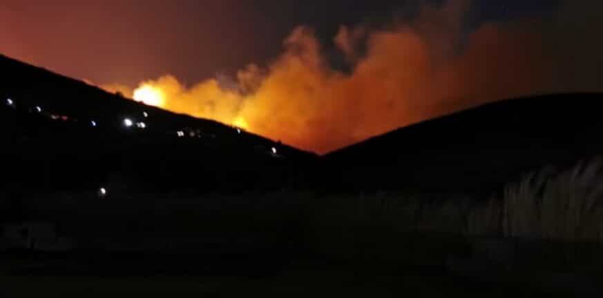 Συναγερμός για μεγάλη φωτιά στην Τήνο - Εκκενώνονται οικισμοί - Ενισχύονται οι πυροσβεστικές δυνάμεις - ΒΙΝΤΕΟ