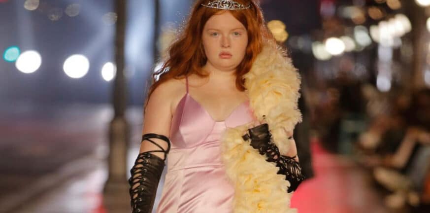 «Plus size» μοντέλα στο catwalk του οίκου Gucci