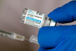 Κορονοϊός: Συμφωνία Johnson & Johnson - Aspen για παρασκευή του εμβολίου στην Αφρική