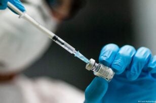 Κορονοϊός: Σε ποια χώρα δεν έχουν ξεκινήσει ακόμα οι εμβολιασμοί