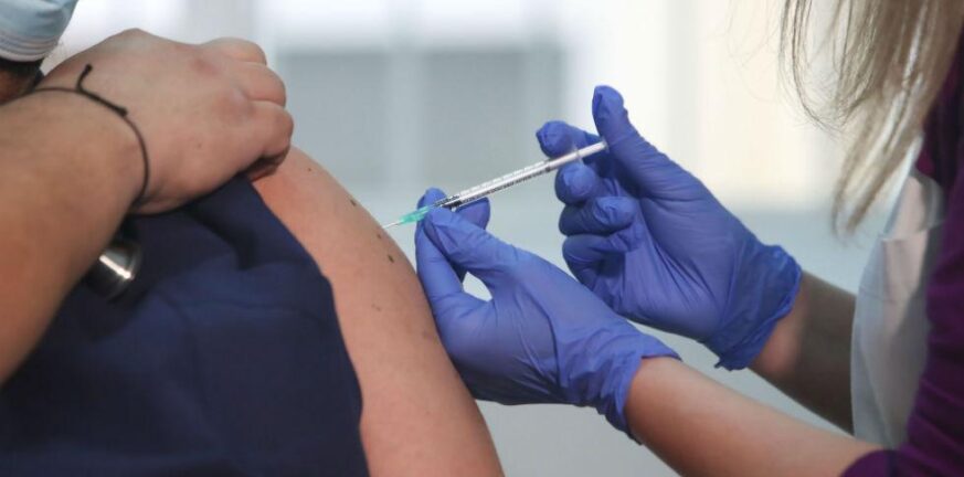 Στη 17η θέση στους εμβολιασμούς η Ελλάδα
