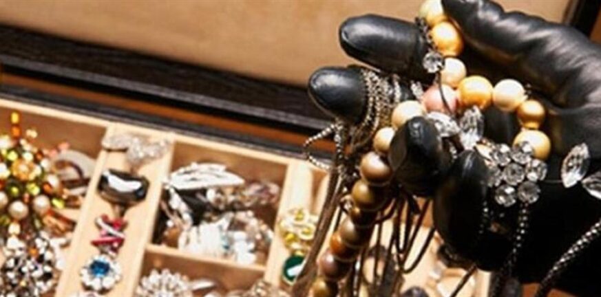 Πάτρα - Απάτη: Άρπαξε κοσμήματα 10.000 ευρώ «υπάλληλος» της ΔΕΗ