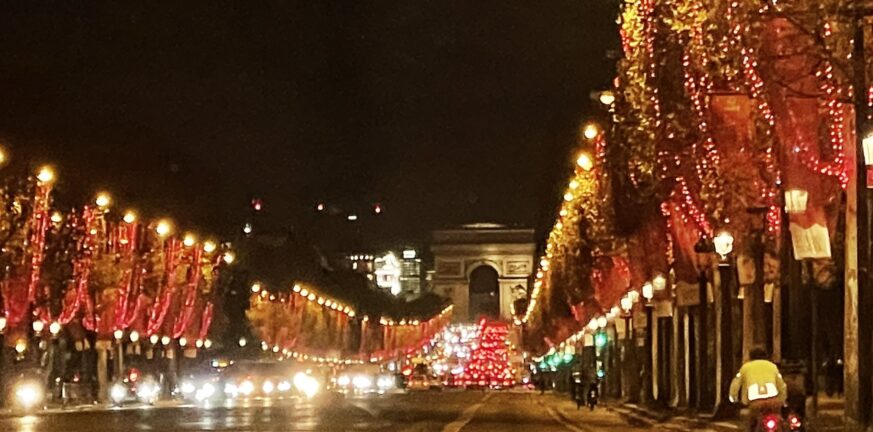 Άρωμα Χριστουγέννων στο Παρίσι