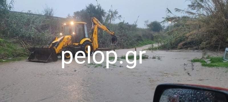 Δυτική Αχαΐα: Πλημμύρισε ο κάμπος - Επί ποδός συνεργεία του Δήμου και εργολάβοι - ΦΩΤΟ