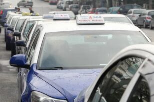 Θεσσαλονίκη: Οδηγός ταξί και επιβάτης πιάστηκαν στα χέρια για την χρήση μάσκας και το αντίτιμο της κούρσας