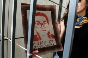 Δίκη Τοπαλούδη: Ισόβια και 15 έτη στους καταδικασθέντες - Χειροκροτήματα στο δικαστήριο