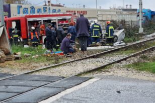 Τρίκαλα: Τροχαίο-Τρένο παρέσυρε αυτοκίνητο σε διάβαση-ΒΙΝΤΕΟ