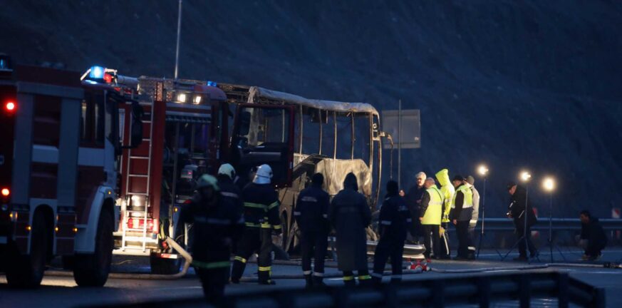 Βουλγαρία: Βρέθηκε κι άλλο πτώμα από τη φωτιά στο λεωφορείο